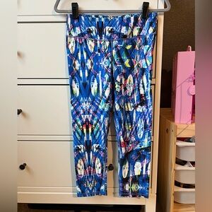 NWOT Fabletics Capri Leggings in Blue and Multicolor Pattern Small
